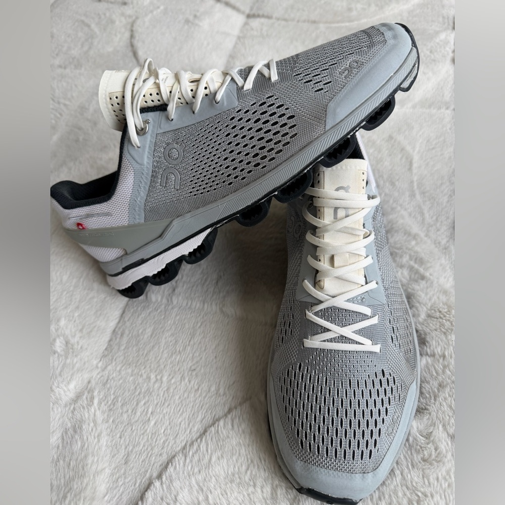 $160 On Cloudsurfer CloudTec Running Shoes Sneakers Gray White Black 9 - Picture 2 of 9